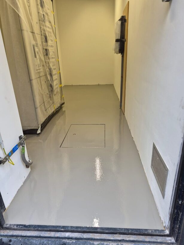 Vloercoating technische ruimte in Amsterdam